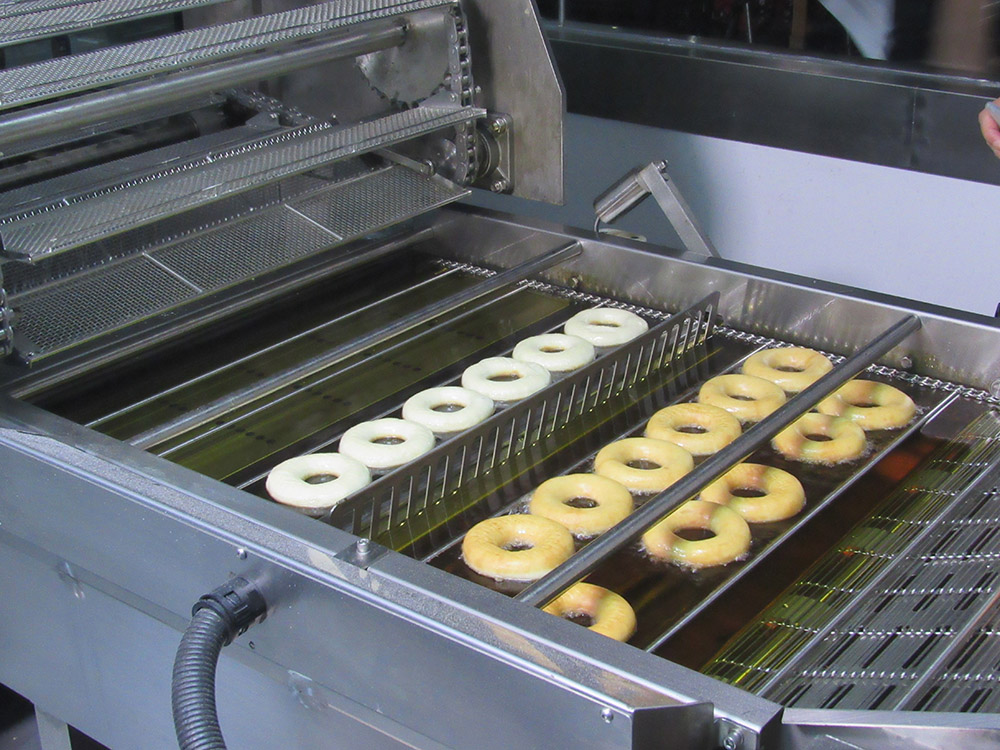 Industrial Type yeast-raised Extruder Donut Machine Photo (4)